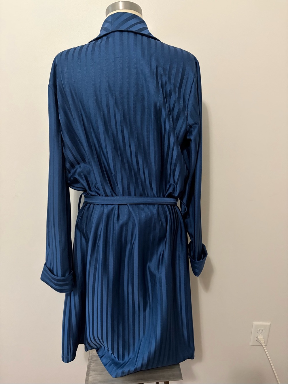 Vintage St. Michael Teal Blue Satin-Like Striped Robe M Loungewear - Picture 9 of 11